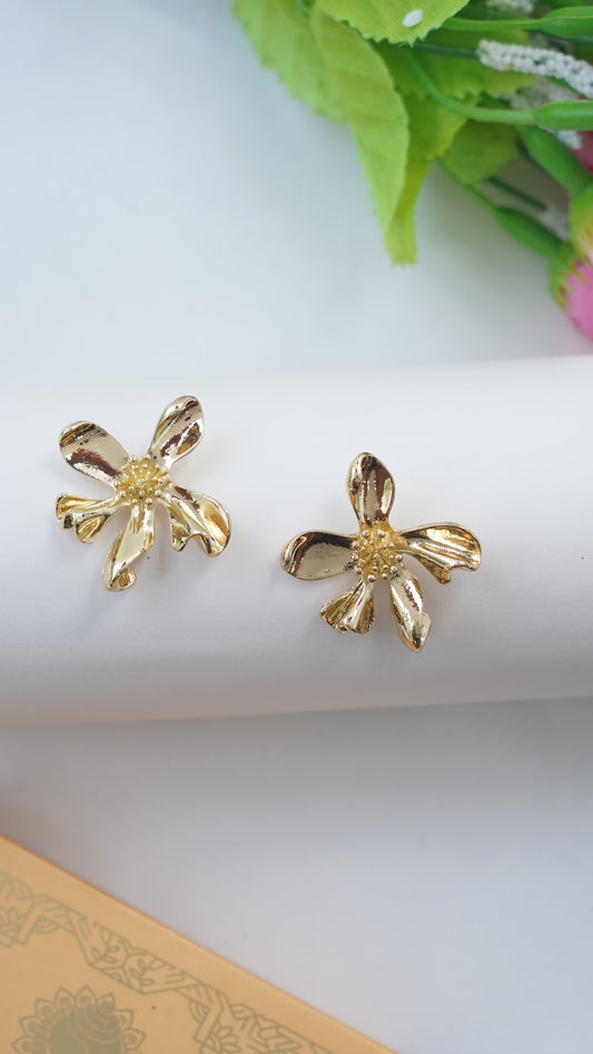 Golden Lilly Earing 18KT gold Plated